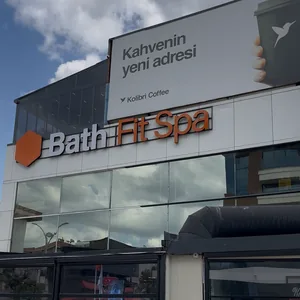 Bath Fit Spa cam cephe temizliği