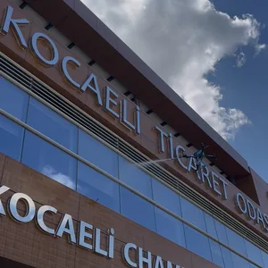 Kocaeli Ticaret Odası cam cephe temizliği